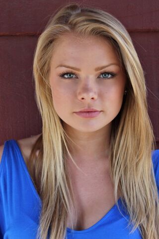 Plik:Kelli Goss.jpg