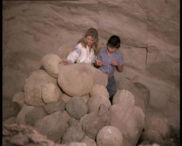 File:Stone avalanche.jpg