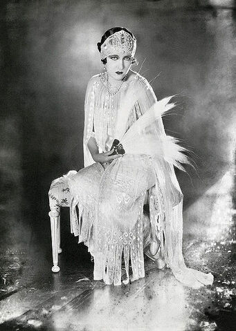 File:Gloria Swanson.jpg