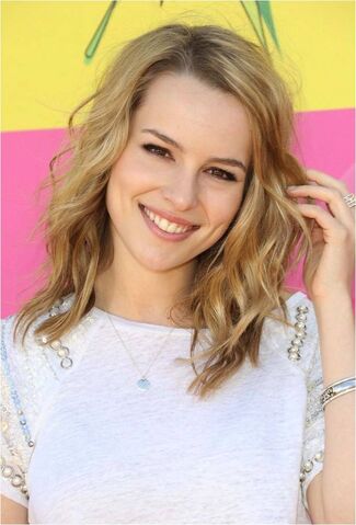 File:Bridgit Mendler.jpg