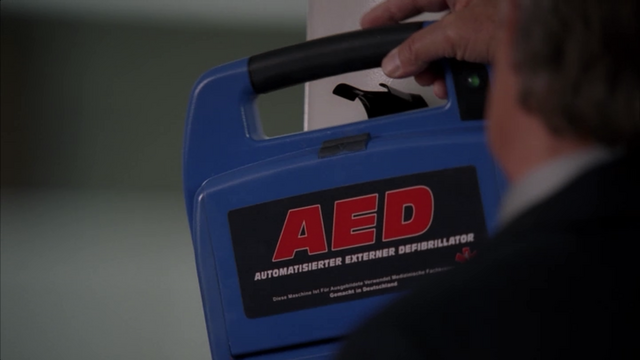 File:Defibrillator.png