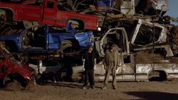 1x07 - Junkyard