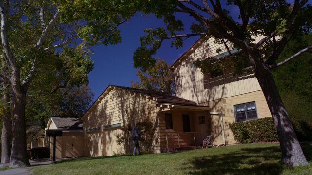 File:McGillResidence.jpg