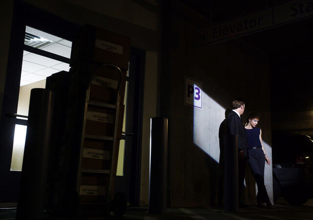 File:Better-call-saul-episode-107-jimmy-odenkirk-kim-seehorn-sized-935.jpg