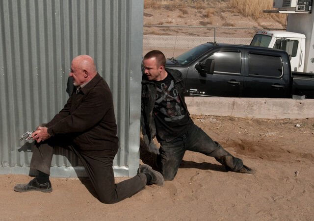 File:Episode-9-mike-jesse-pinkman.jpg