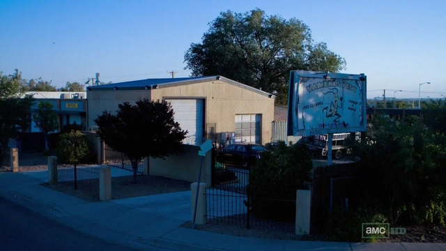 File:Vamonos garage.png