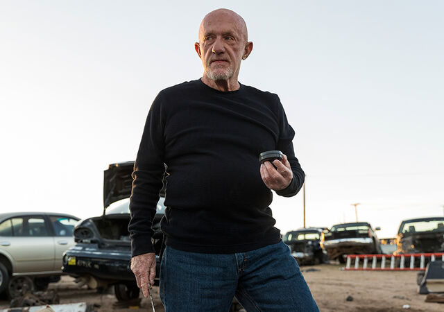 File:Better-call-saul-episode-301-mike-banks-2-935.jpg