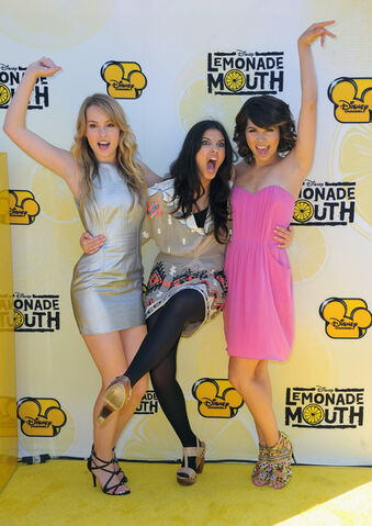 Archivo:BridgitAndNaomi (8).jpg