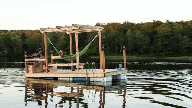 File:1 swimraft.jpg