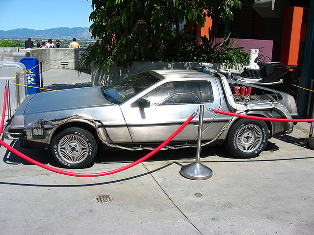 ファイル:Delorean5.jpg