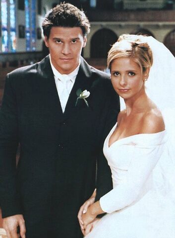 Archivo:Angel.buffy.boda.jpg