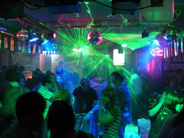 檔案:Laser show disco (3).jpg