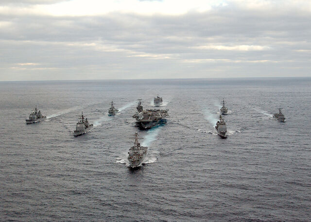 檔案:US Navy 031130-N-3653A-002 USS George Washington (CVN 73) Carrier Strike Group formation sails in the Atlantic Ocean.jpg