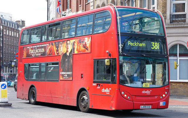 File:381 at London Bridge.png