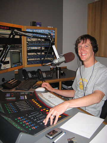 File:Jason Howell.jpg