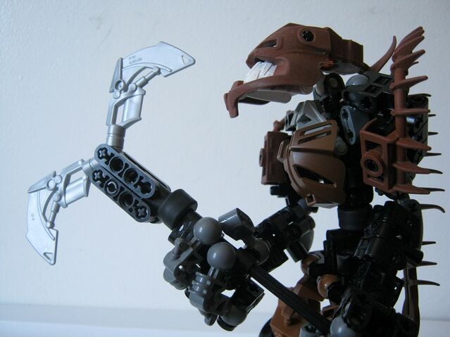 File:Raknar Pose 2.jpg