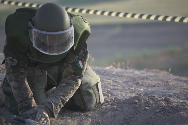 File:Genieri in Afghanistan.jpg