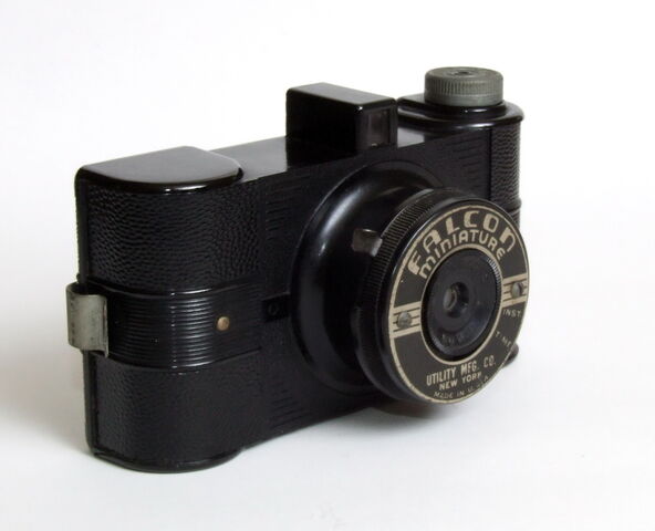 File:Falcon Miniature 03.jpg