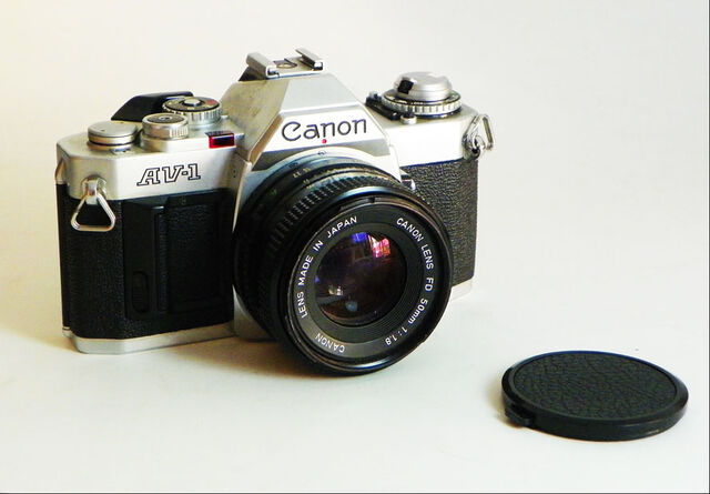 File:Canon AV-1.jpeg