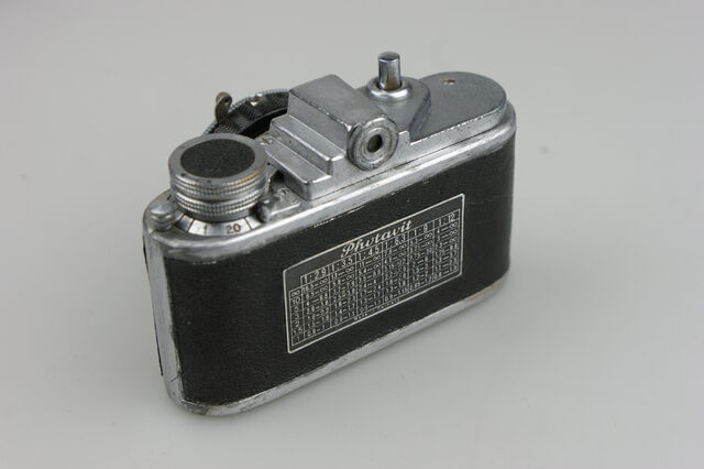 File:Photavit II Meyer Primotar f2,8-42,5mm Compur 4.jpg