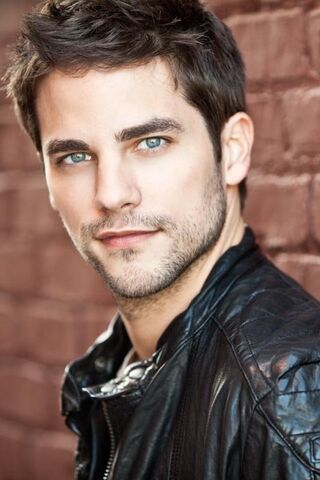File:Brant Daugherty.jpg