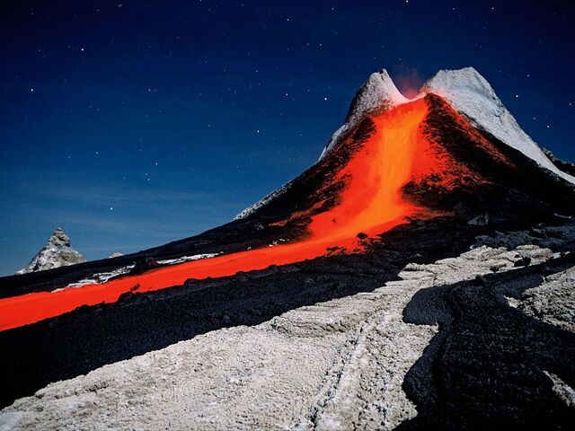 File:Volcano-lava.jpg
