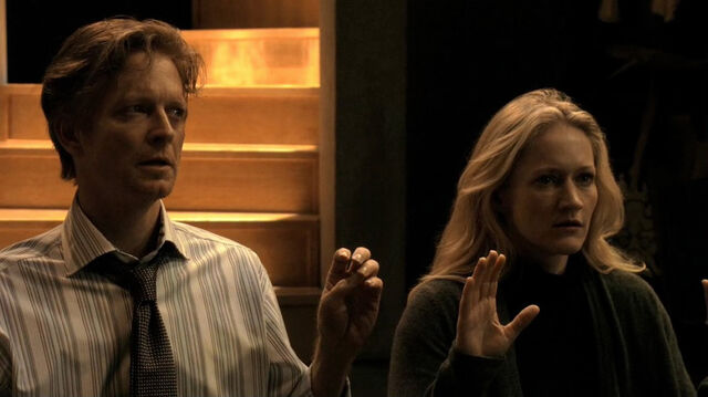 Файл:Graystones held hostage, 1x17.jpg