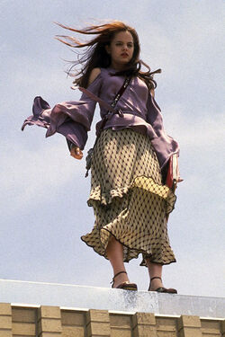 Lisa Carrie 2