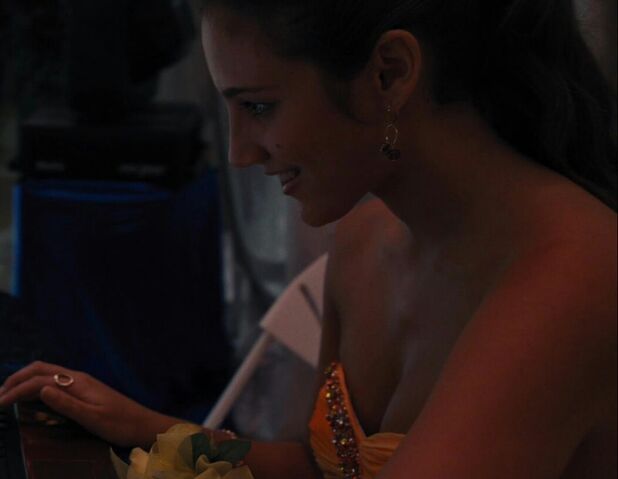File:Carrie 1080p KISSTHEMGOODBYE 1246-1.jpg