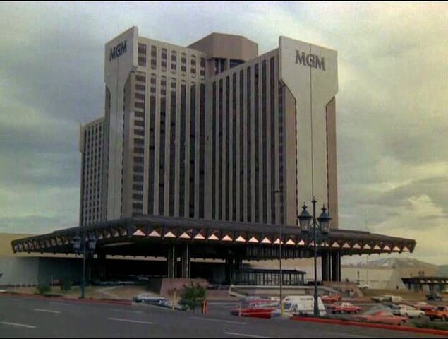 File:Reno hotel.jpg