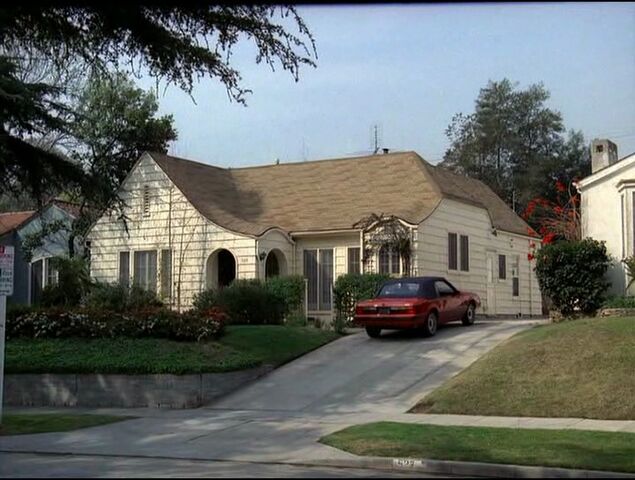 File:Bungalow.jpg