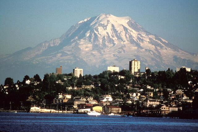 File:Mount rainier.jpg