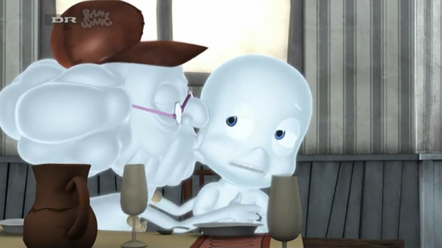 File:Grandma Smoochy kissing Casper.png