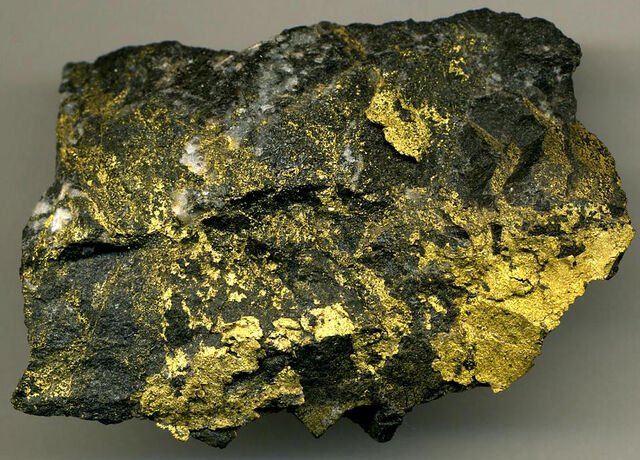 File:Gold ore.jpg