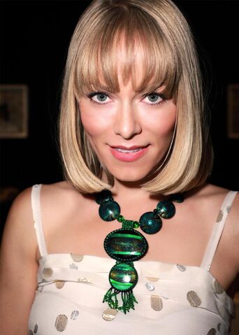 File:Weeza Stephanie Drapeau.jpg