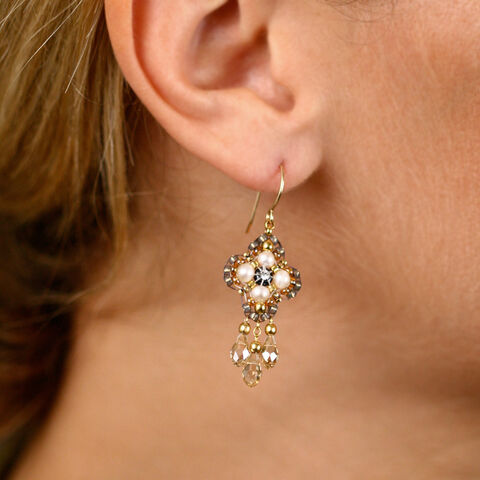 File:Small Dangle Earrings.jpg