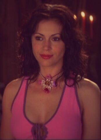 File:PhoebeHalliwell 1~2.jpg