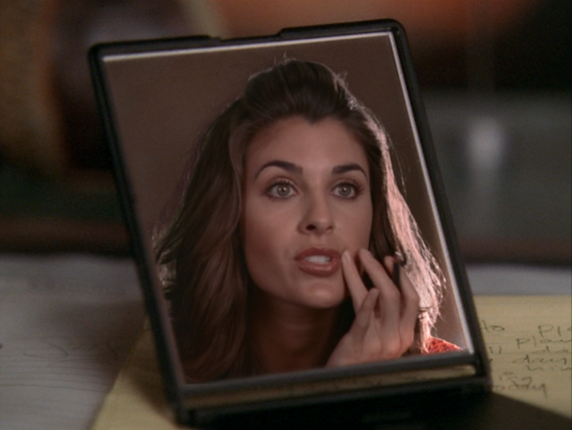 File:8x03JulieBennett.png