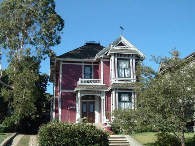 Ficheiro:Halliwell+Manor-3210.jpg