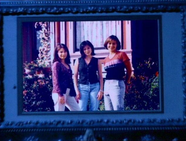 Ficheiro:856px-HalliwellSisters1.jpg