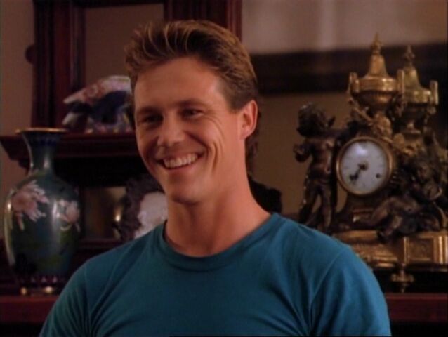 File:1x07-Leo.jpg