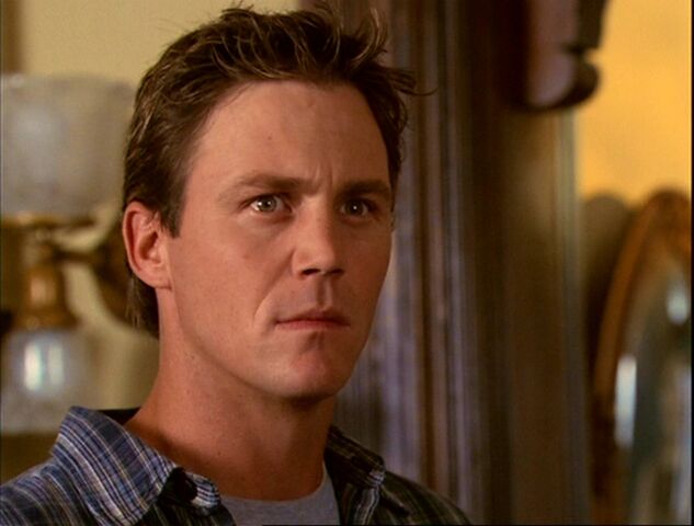 File:4x02-Leo.jpg