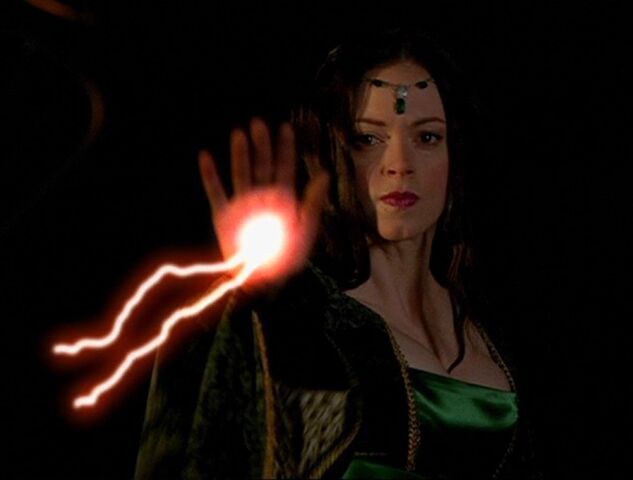 Ficheiro:792px-4x06-25-evil-enchantress.jpg