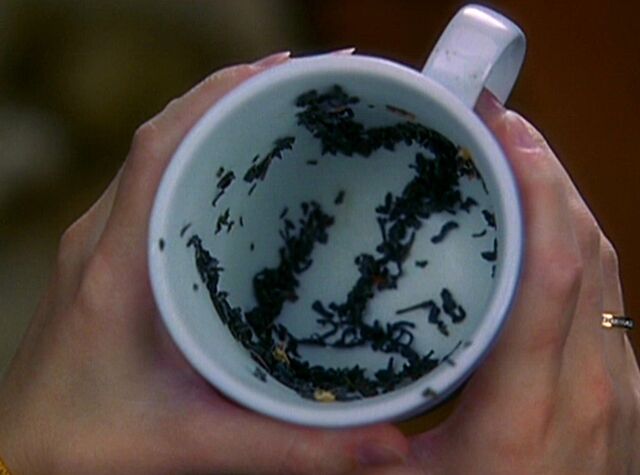 File:5x06-TeaLeaves2.jpg