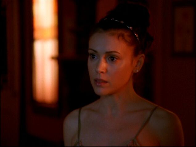 File:Phoebe shrunk again.jpg