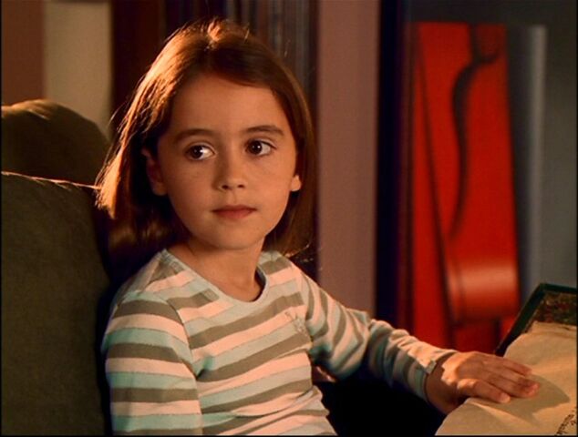 Ficheiro:741px-PrudenceHalliwell-granddaughter.jpg