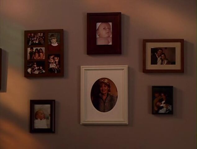 File:Photo wall.jpg