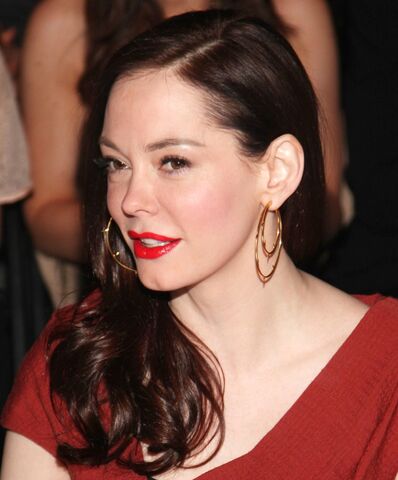 File:Rose MBFWLelaRose 005.jpg