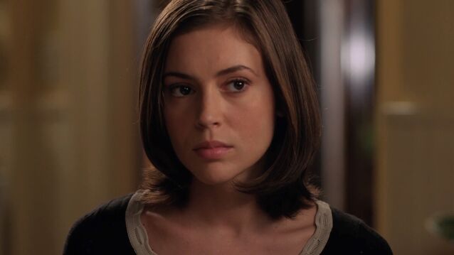 File:1x18-Phoebe.jpg