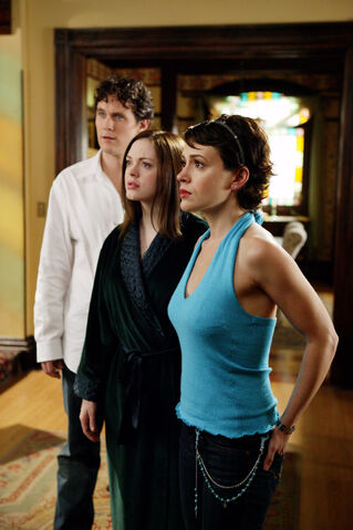 File:Charmed 435 122 464lo.jpg